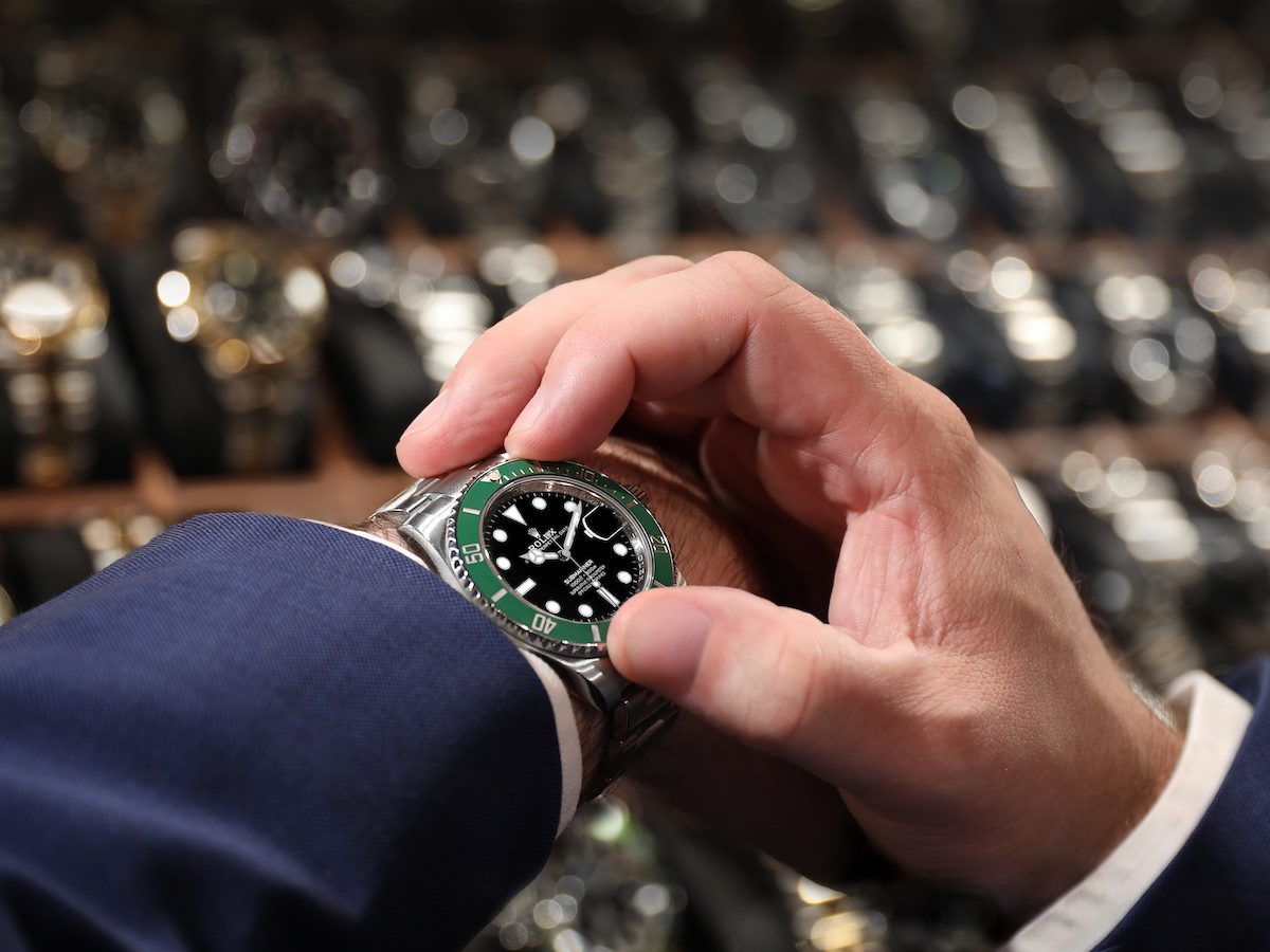 How to Find the Right Watch Size - Rolex Submariner Kermit