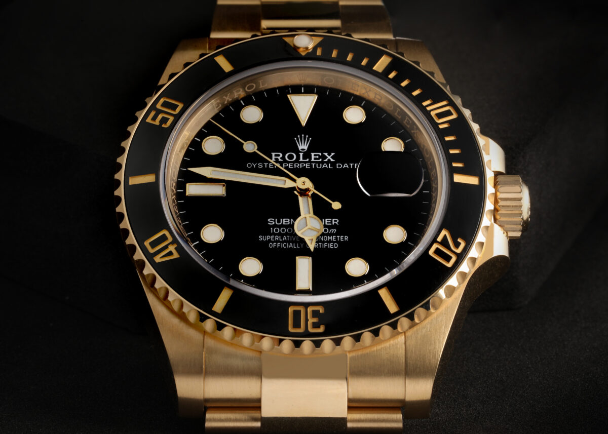 Rolex Submariner Yellow Gold Black Dial Bezel Mens Watch 126618