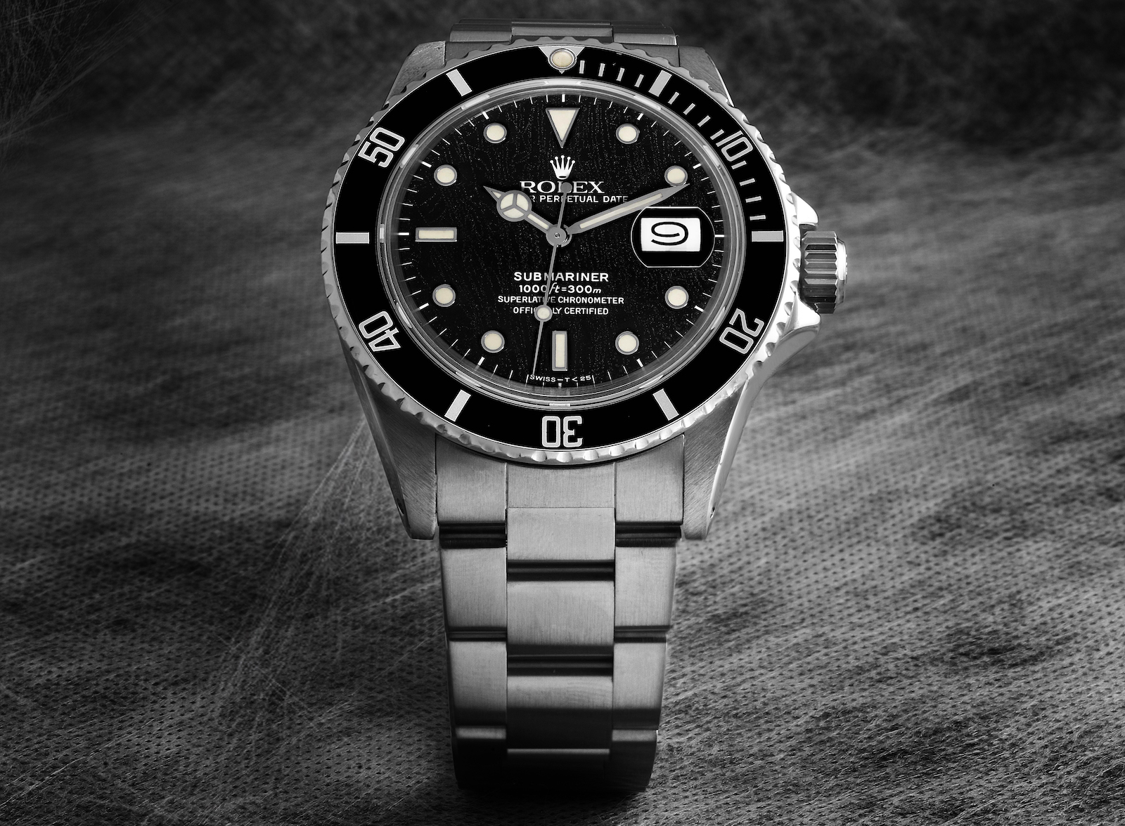 Rolex Submariner 16610 Buying Guide - Rolex Submariner Date Black Dial Steel Mens Watch 16610