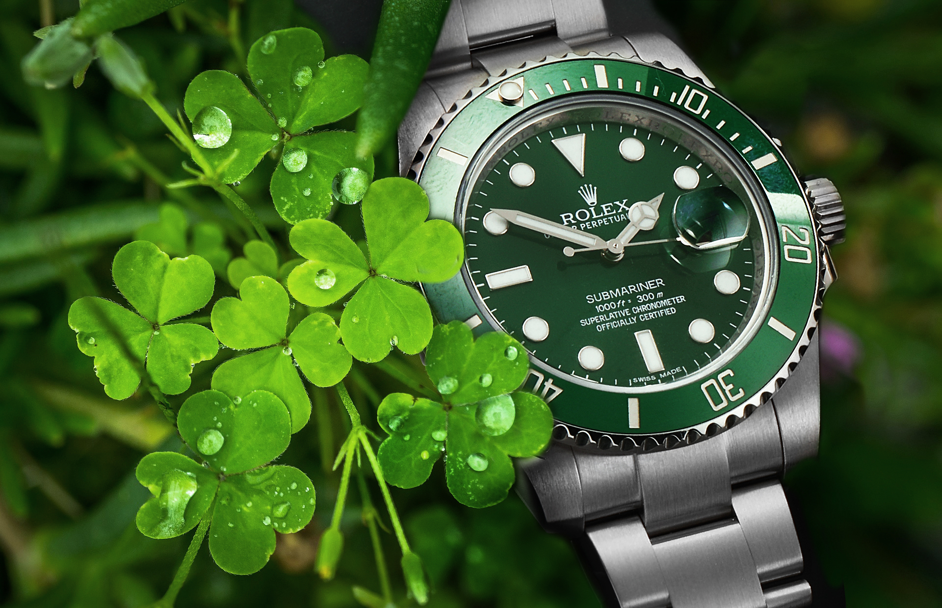 Rolex Submariner Hulk 116610LV featuring a Super Case and Maxi Dial