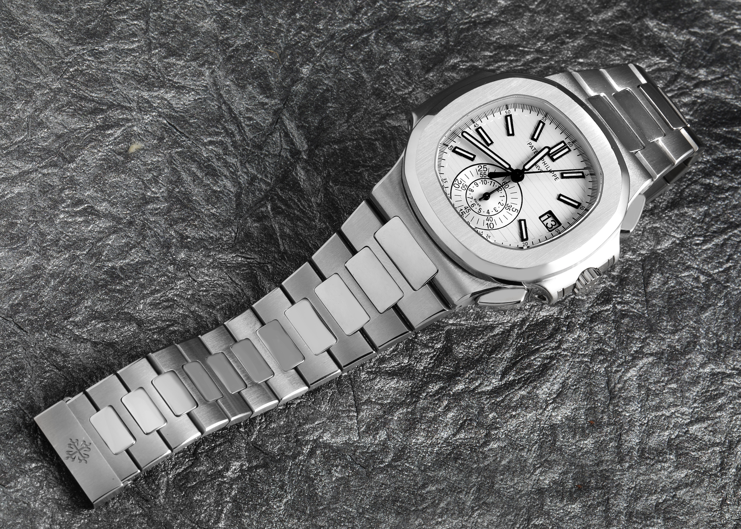 Patek Philippe Nautilus White Dial Steel Mens Watch 5980