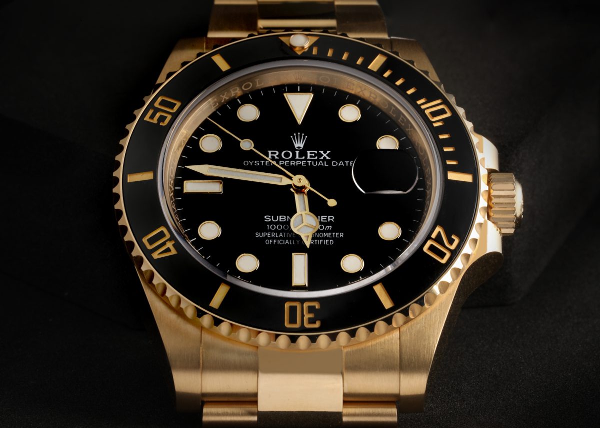 Rolex Submariner 18k Yellow Gold Black Dial Bezel Mens Watch 126618