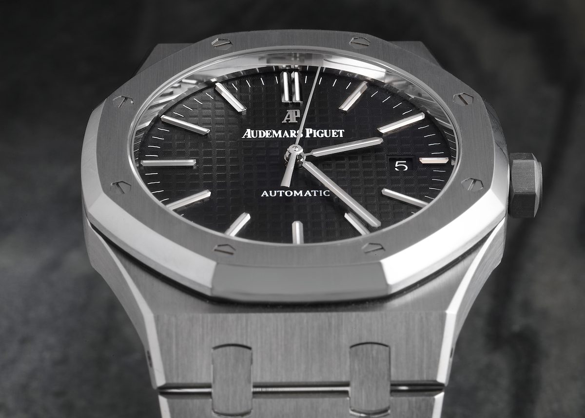 Audemars Piguet Royal Oak Black Dial Steel Mens Watch 15400ST 