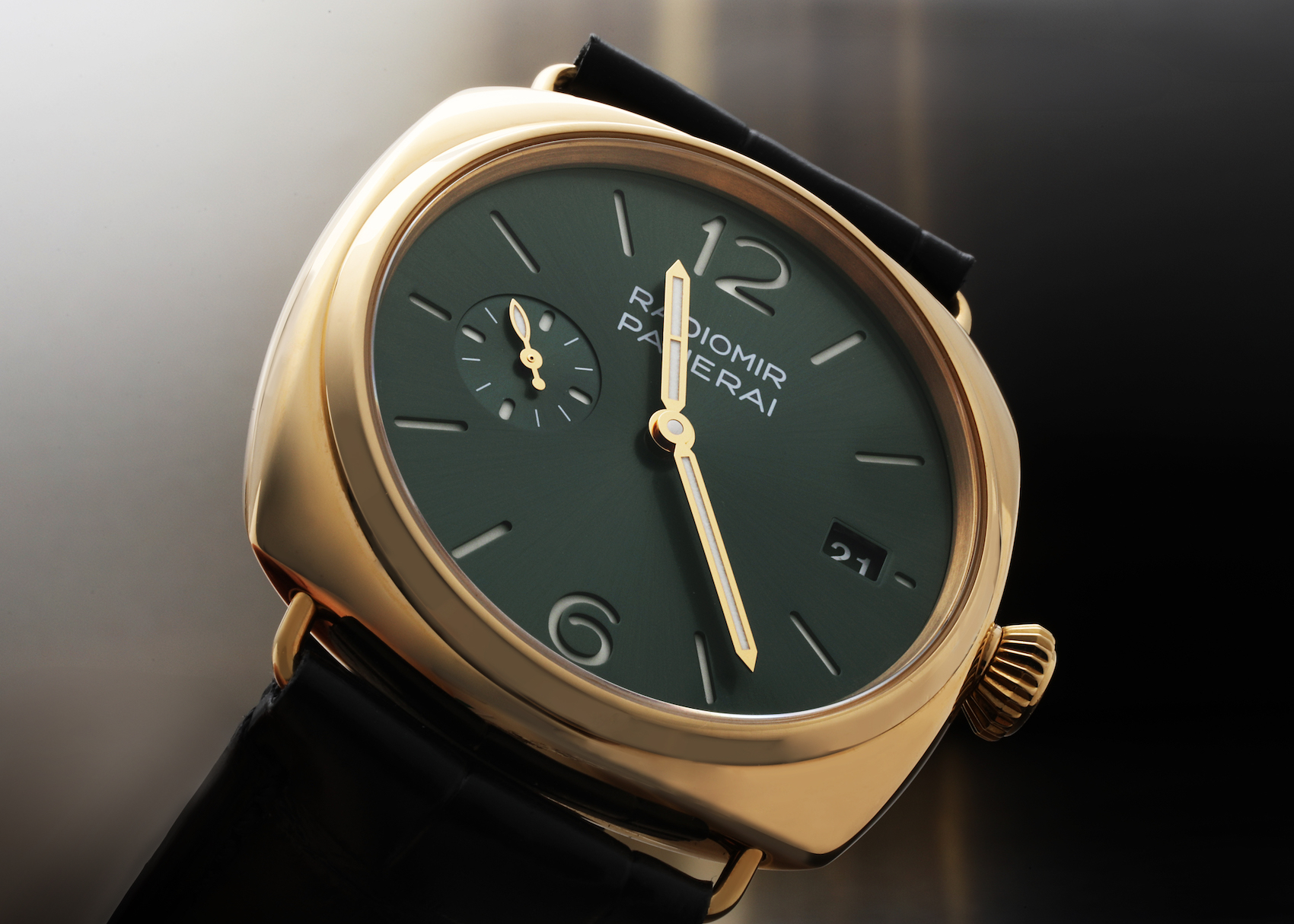 Panerai Radiomir Quaranta Yellow Gold Green Dial Mens Watch PAM01437