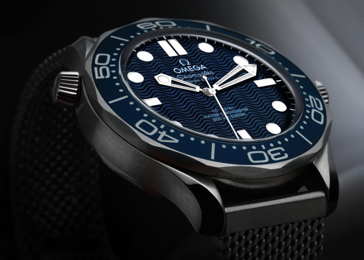Omega Seamaster Diver James Bond 60th Anniversary Edition Steel Mens Watch 210.30.42.20.03.002