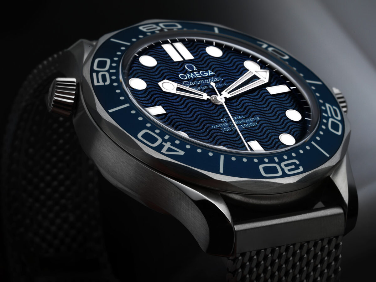 Omega Seamaster Diver James Bond 60th Anniversary Edition Steel Mens Watch 210.30.42.20.03.002