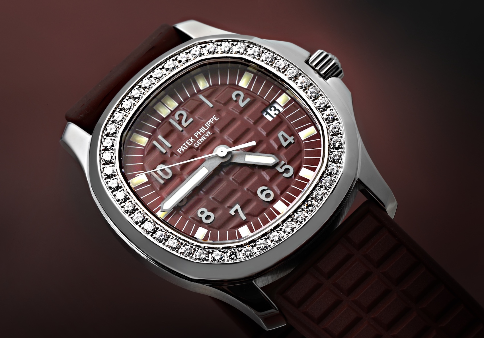 Patek Philippe Aquanaut Luce Red Dial Diamond Limited Edition Steel Ladies Watch 5067
