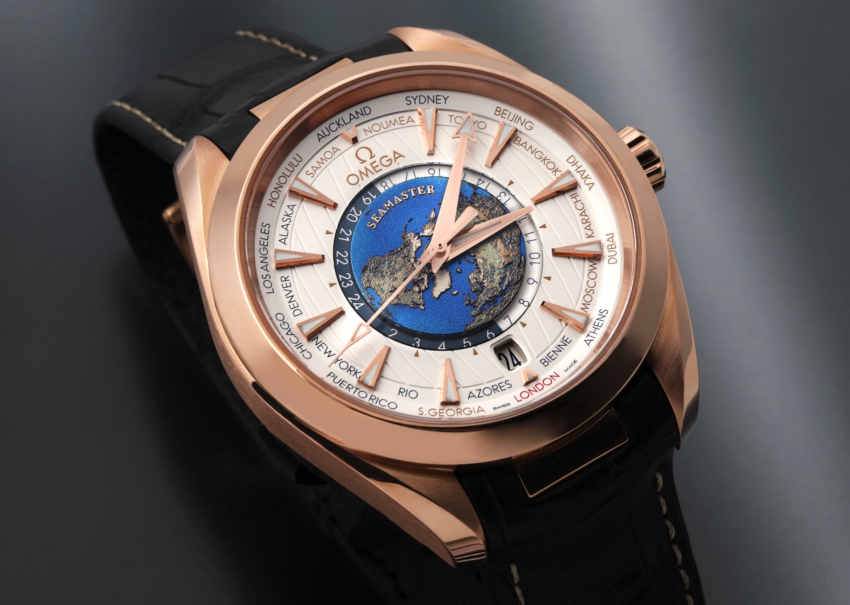 Omega Aqua Terra 43 Worldtimer Rose Gold Mens Watch 220.53.43.22.02.001