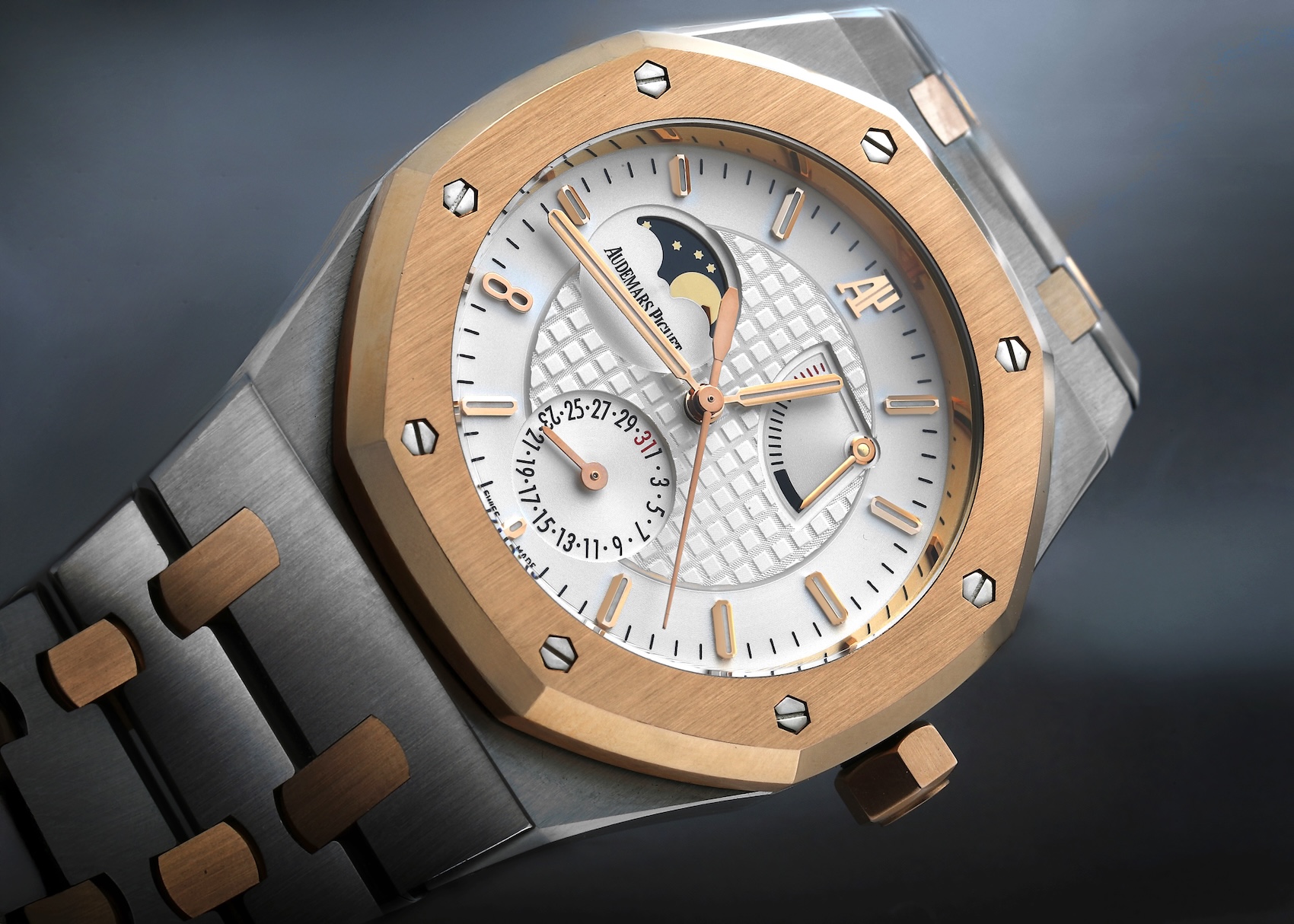 Audemars Piguet Royal Oak Pride of China Limited Edition Ref 26168SR in two-tone steel and rose gold.