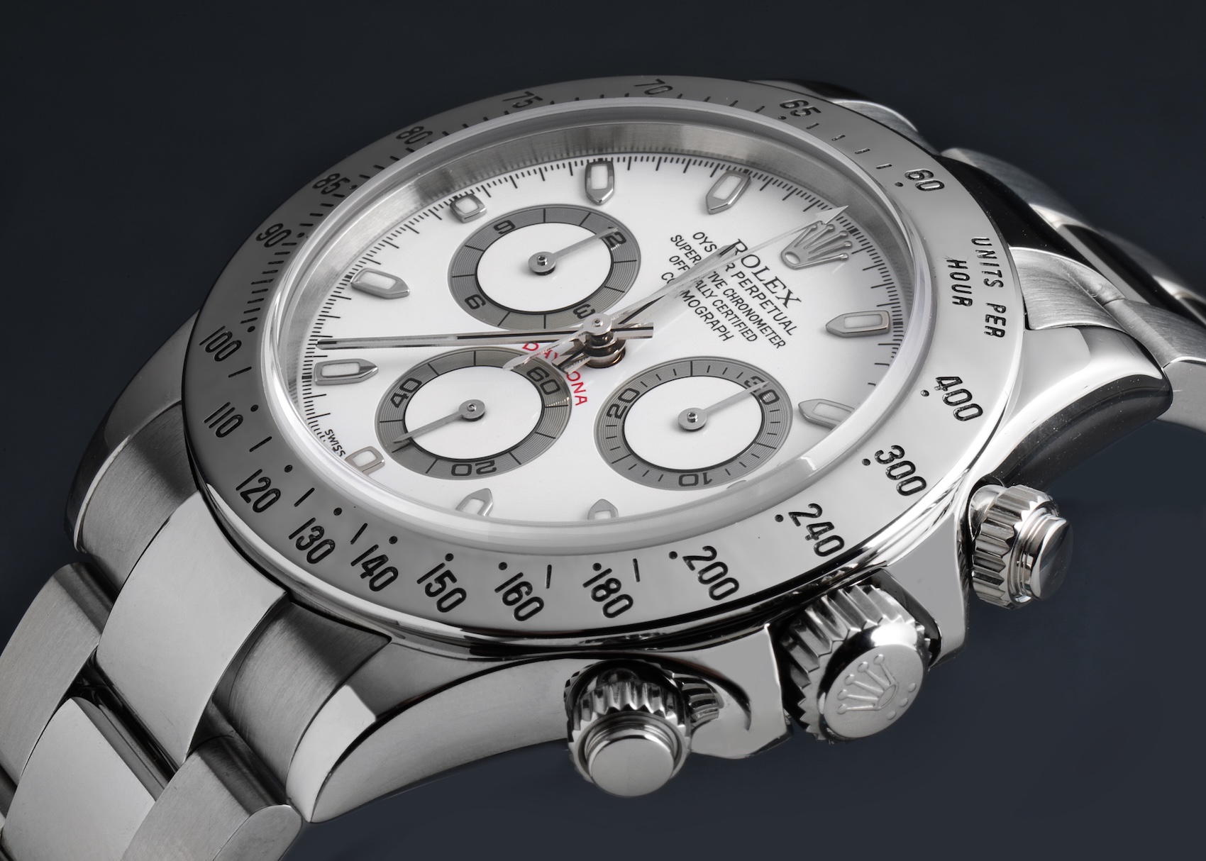 Stainless steel Rolex Daytona reference 116520 with a white dial, similar to the iconic chronograph watches famously double-wristed by football legend Diego Maradona.