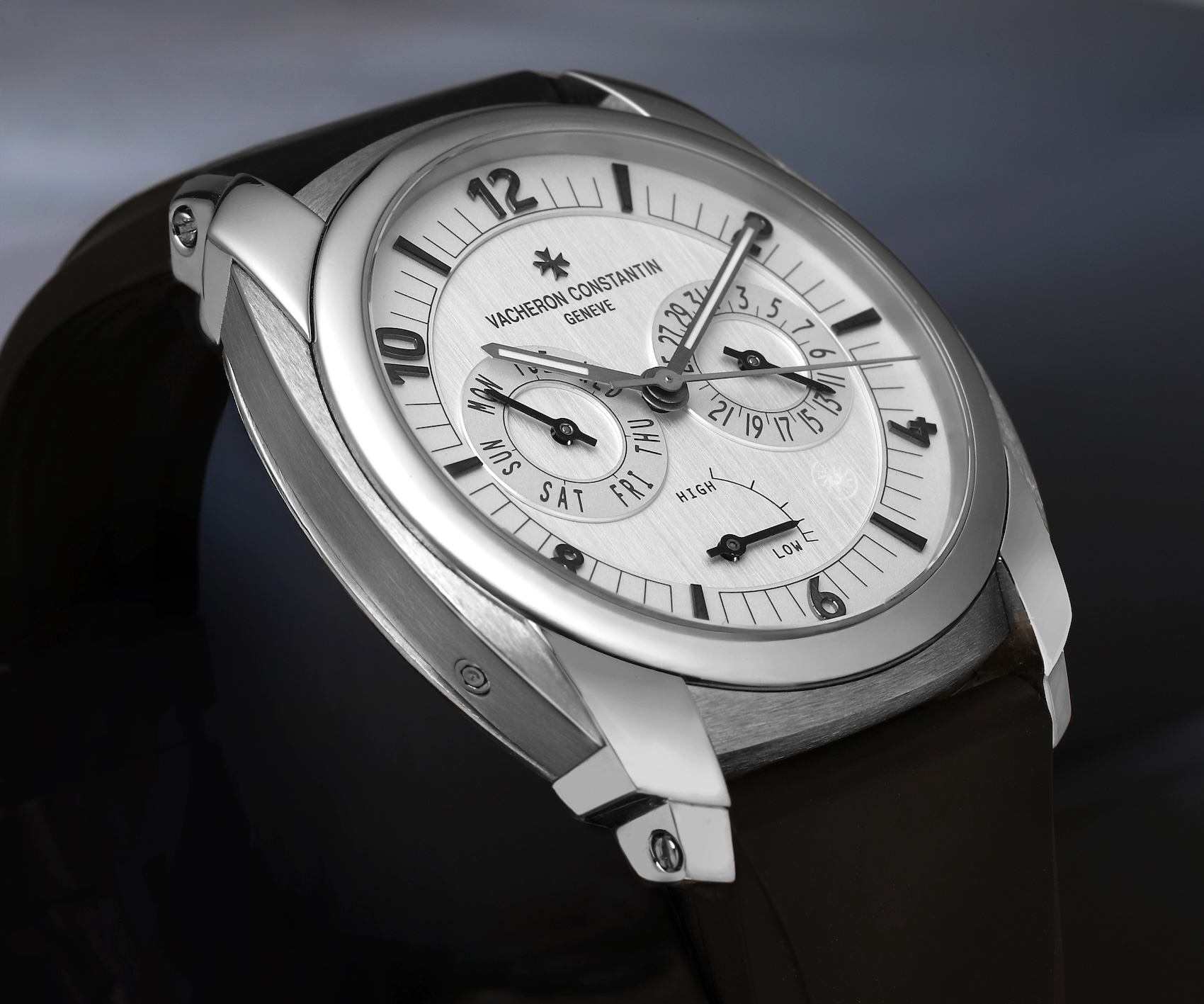 Close-up profile of the Vacheron Constantin Quai de l'Île Reference 85050 in palladium, highlighting the tiered shape-in-shape case and bezel.